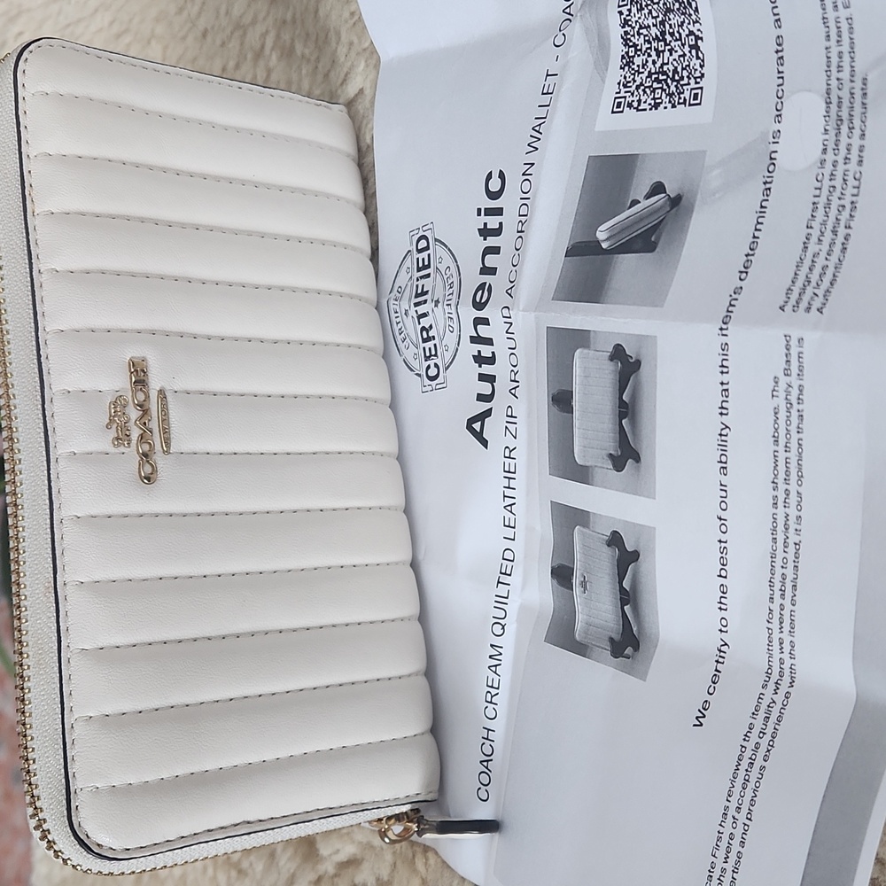 Coach Chalk Quilted Leather 3/4 Zippered Long Wallet 🤍❤️💛